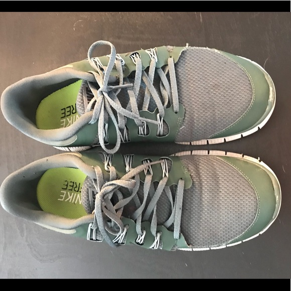 forest green tennis shoes